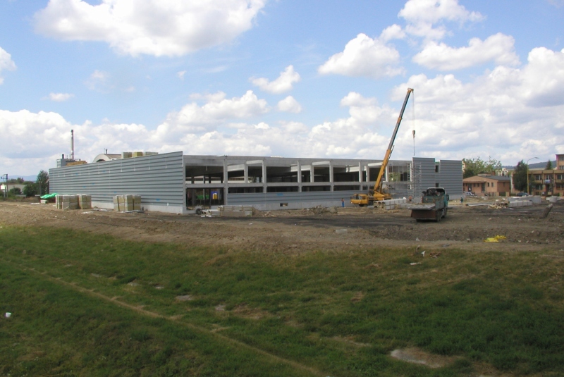 Občianske a polyfunkčné stavby / HYPERMARKET HYPERNOVA HUMENNÉ - foto
