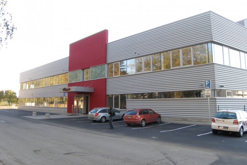Občianske a polyfunkčné stavby / LOGISTICKÉ CENTRUM PRE SPOLOČNOSŤ EXISPORT - foto