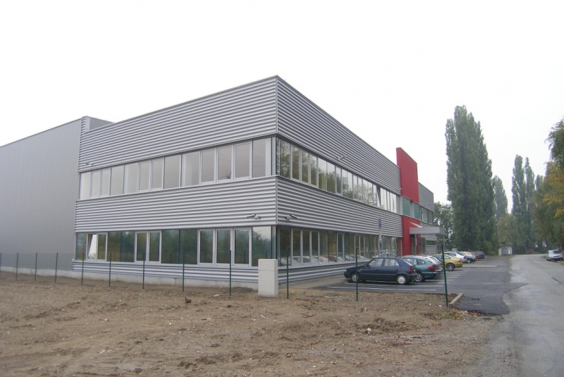 Občianske a polyfunkčné stavby / LOGISTICKÉ CENTRUM PRE SPOLOČNOSŤ EXISPORT - foto