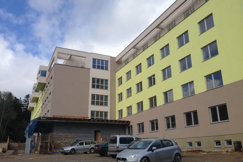 Občianske a polyfunkčné stavby / DOMOV SENIOROV PREDNÁ HUTA - foto