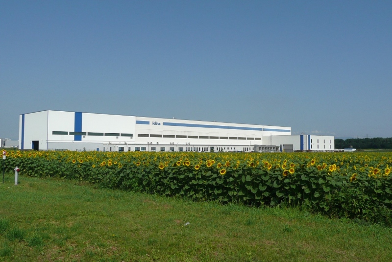 Občianske a polyfunkčné stavby / OC SALLEROVEJ VÝSTAVBY NA TORYSKEJ ULICI V KOŠICIACH - OC GALÉRIA I - foto Občianske a polyfunkčné stavby / OC SALLEROVEJ VÝSTAVBY NA TORYSKEJ ULICI V KOŠICIACH - OC GALÉRIA I - foto
