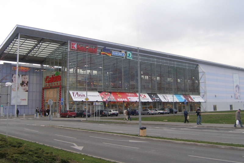 Občianske a polyfunkčné stavby / OC SALLEROVEJ VÝSTAVBY NA TORYSKEJ ULICI V KOŠICIACH - OC GALÉRIA I - foto