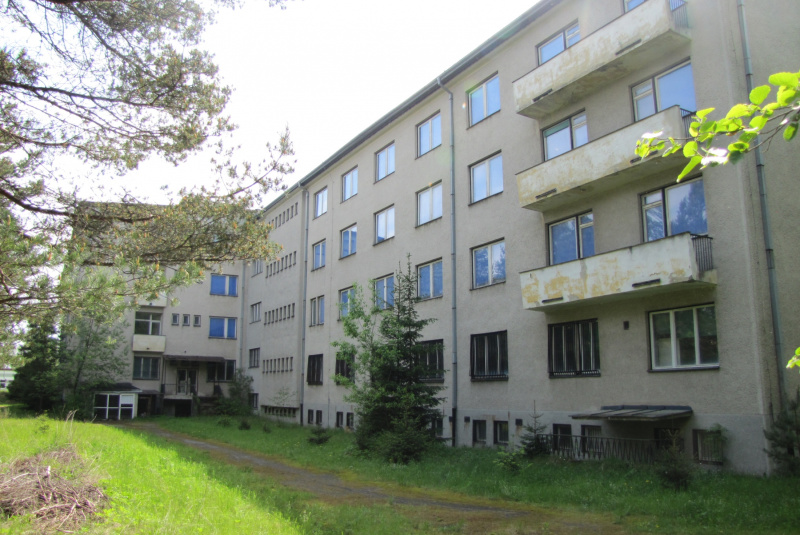 Občianske a polyfunkčné stavby / DOMOV SENIOROV PREDNÁ HUTA - foto